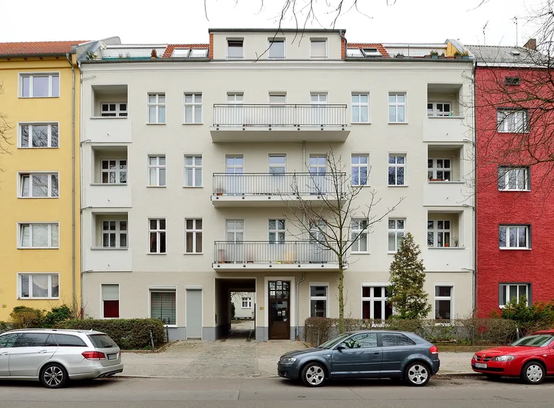 2 Zimmer-Dachgeschosswohnung mit Einbauküche und Terrasse in Alt-Hohenschönhausen — photo 1